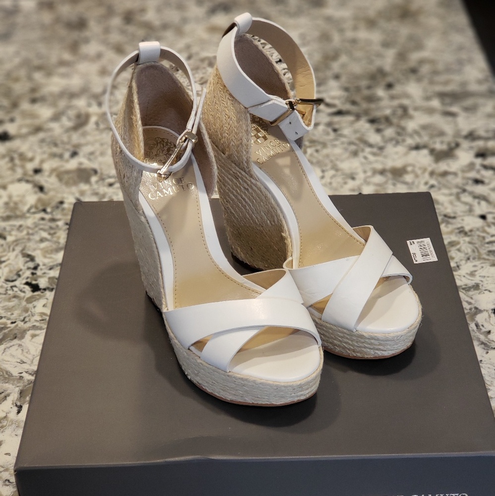 BRAND NEW VINCE CAMUTO WEDGES